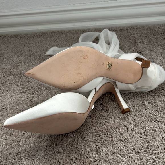 BADGLEY MISCHKA COLLECTION Blaze Pump 3” white heels - Picture 8 of 11
